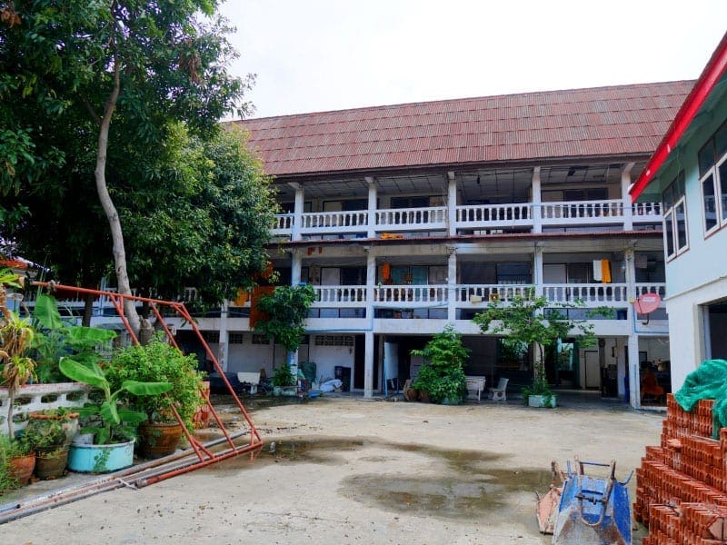 กุฏิ วัดจันทรสโมสร ภาพโดยร้านพวงหรีดธรรมะ