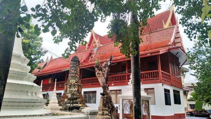 กุฏิพระ วัดจันทร์ประดิษฐาราม ภาพโดยร้านพวงหรีดธรรมะ