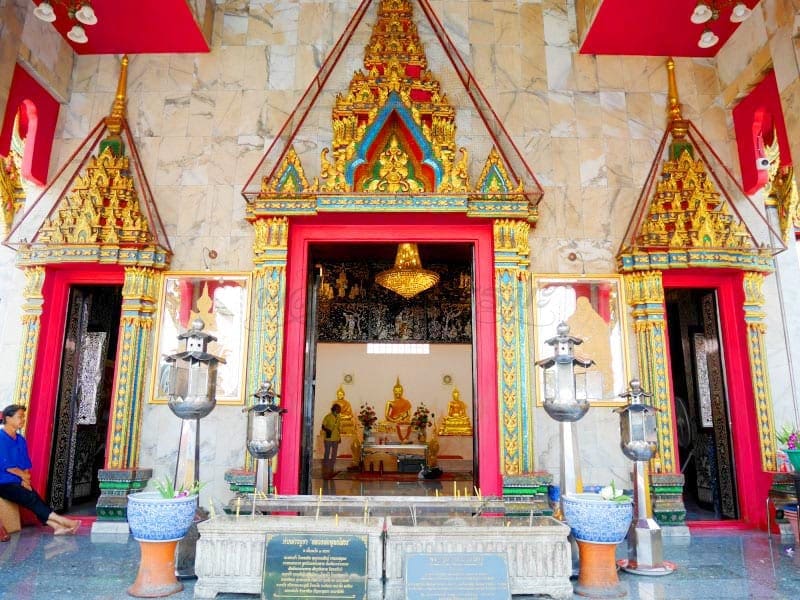 จุดกราบไหว้วัดไผ่ตัน ภาพโดยร้านพวงหรีดธรรมะ