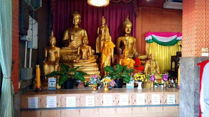จุดไหว้พระ วัดโกมุทพุทธรังสี ภาพโดยร้านพวงหรีดธรรมะ