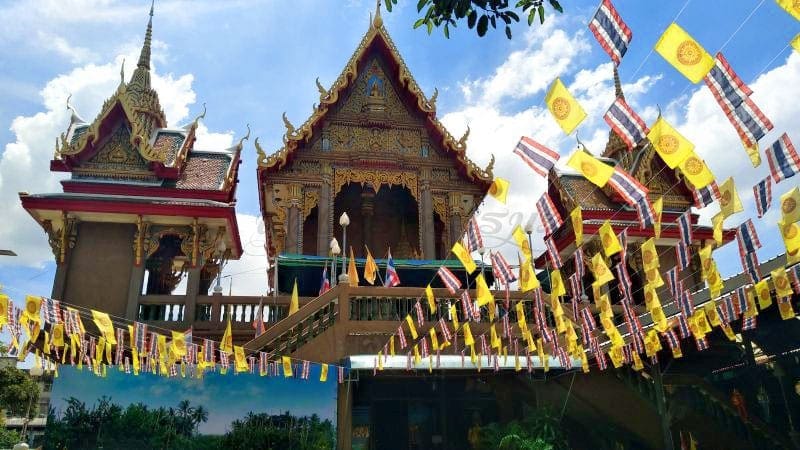 วิหาร วัดยายร่ม ภาพโดยร้านพวงหรีดธรรมะ