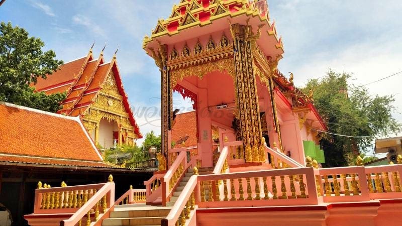 เมรุ วัดศาลาแดง ภาพโดยร้านพวงหรีดธรรมะ