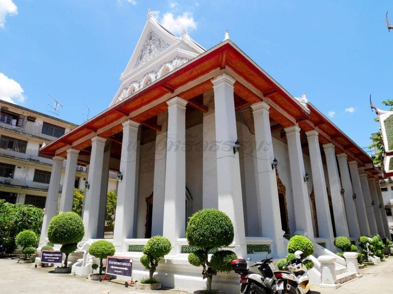 โบสถ์ วัดจักรวรรดิ์ ภาพโดยร้านพวงหรีดธรรมะ