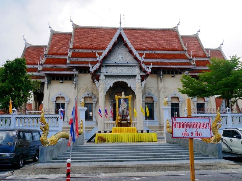 โบสถ์ วัดจันทรสโมสร ภาพโดยร้านพวงหรีดธรรมะ