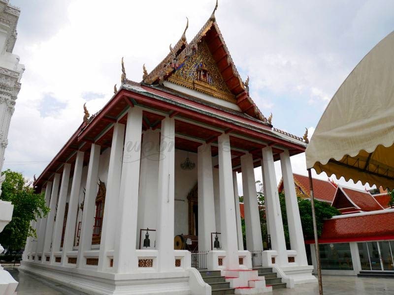 โบสถ์วัดมหาพฤฒาราม ภาพโดยร้านพวงหรีดธรรมะ