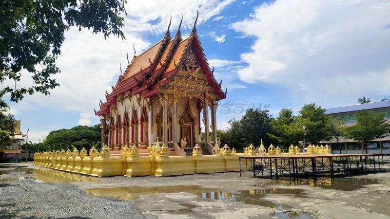 โบสถ์ วัดโกมุทพุทธรังสี ภาพโดยร้านพวงหรีดธรรมะ