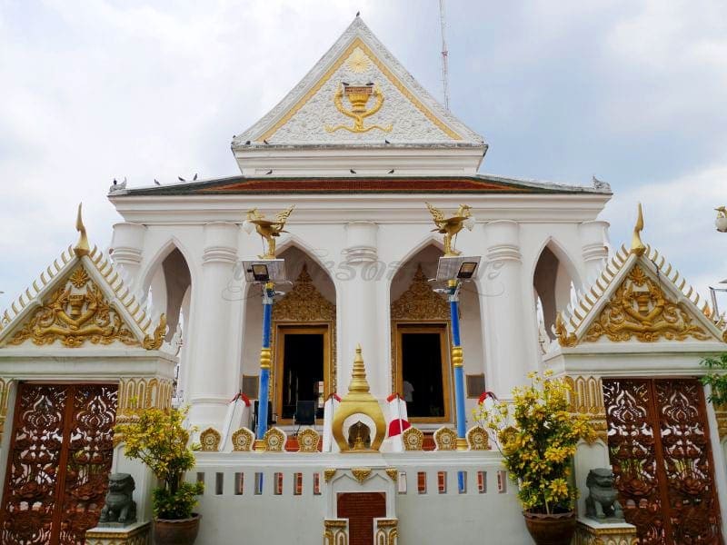 โบสถ์ด้านข้าง วัดดวงแข โดยร้านพวงหรีดธรรมะ