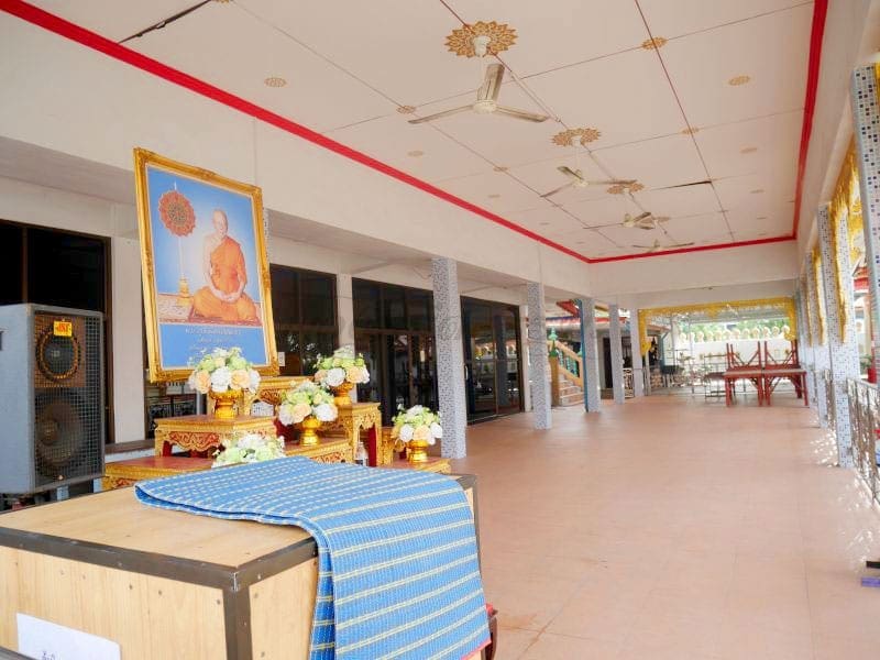 จุดไหว้พระ วัดกล้าชอุ่ม ภาพโดยร้านพวงหรีดธรรมะ