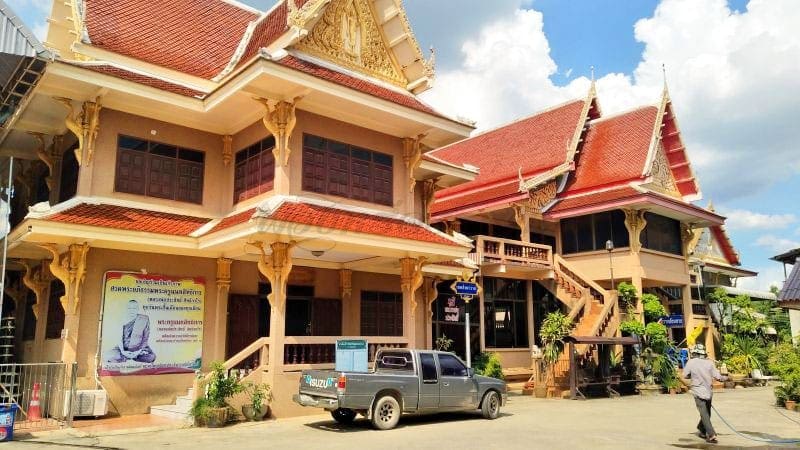 ศาลา วัดไทรน้อย ภาพโดยร้านพวงหรีดธรรมะ