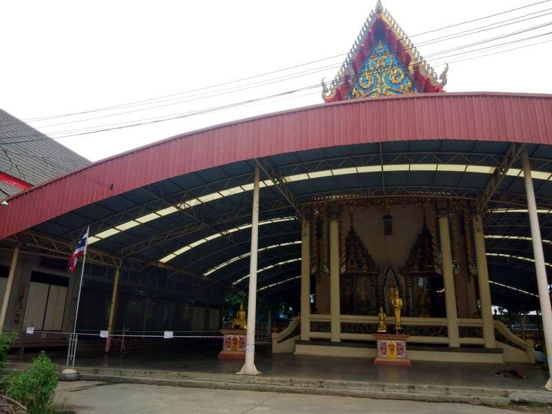 หน้าศาลา วัดพลมานีย์ ภาพโดยร้านพวงหรีดธรรมะ